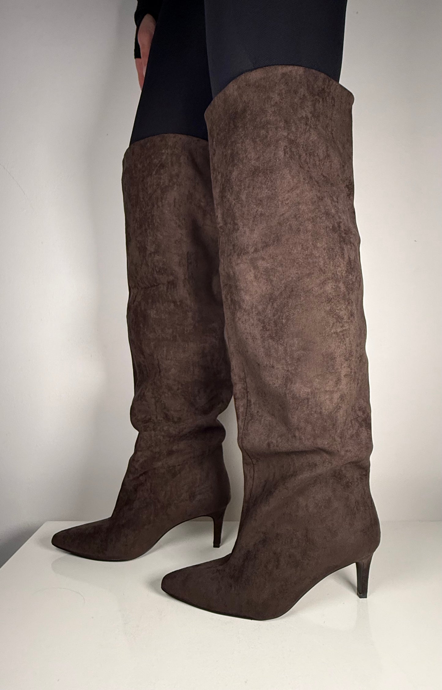 Stivali alti  in camoscio