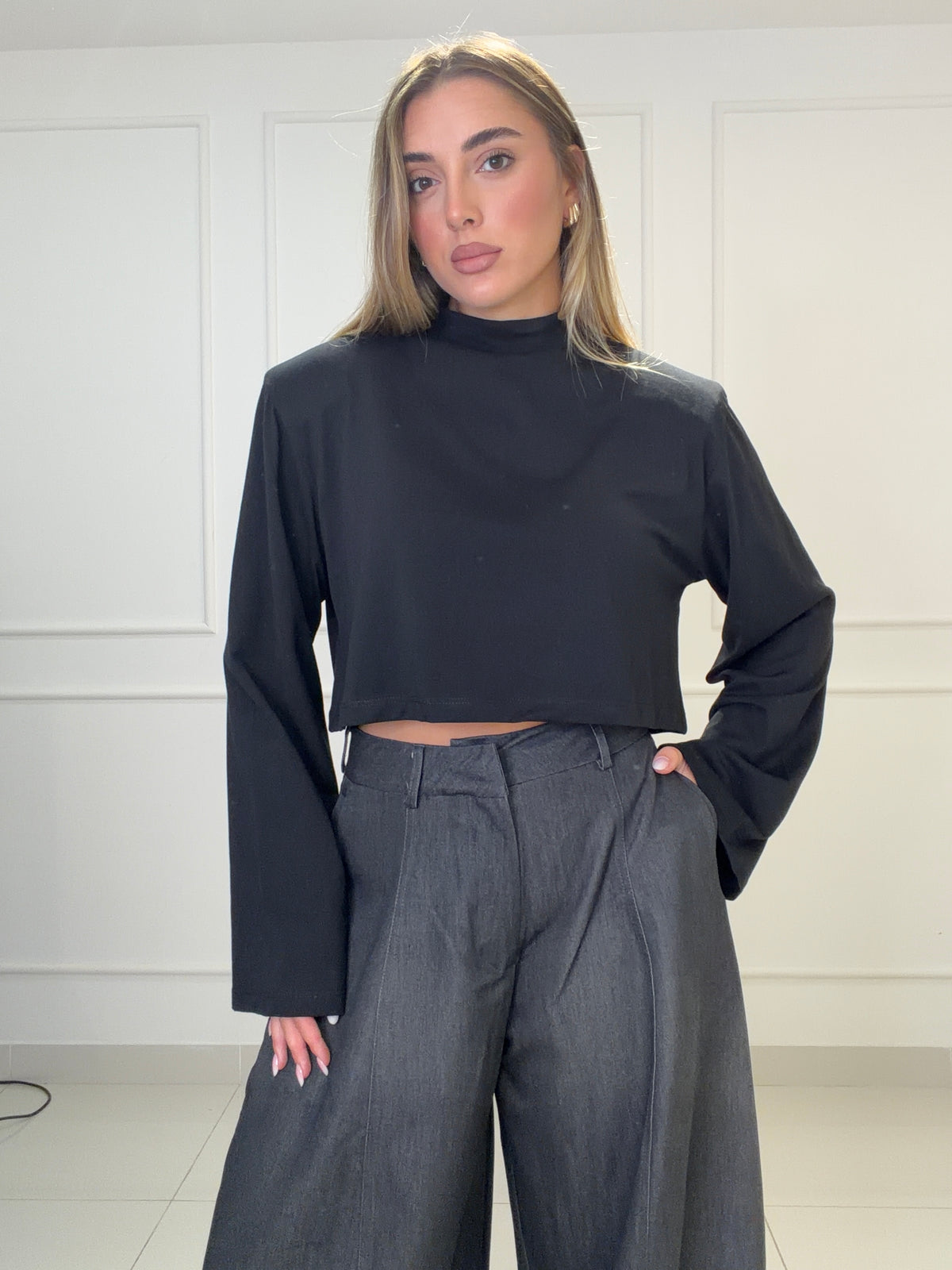 Longsleeve con spalline crop