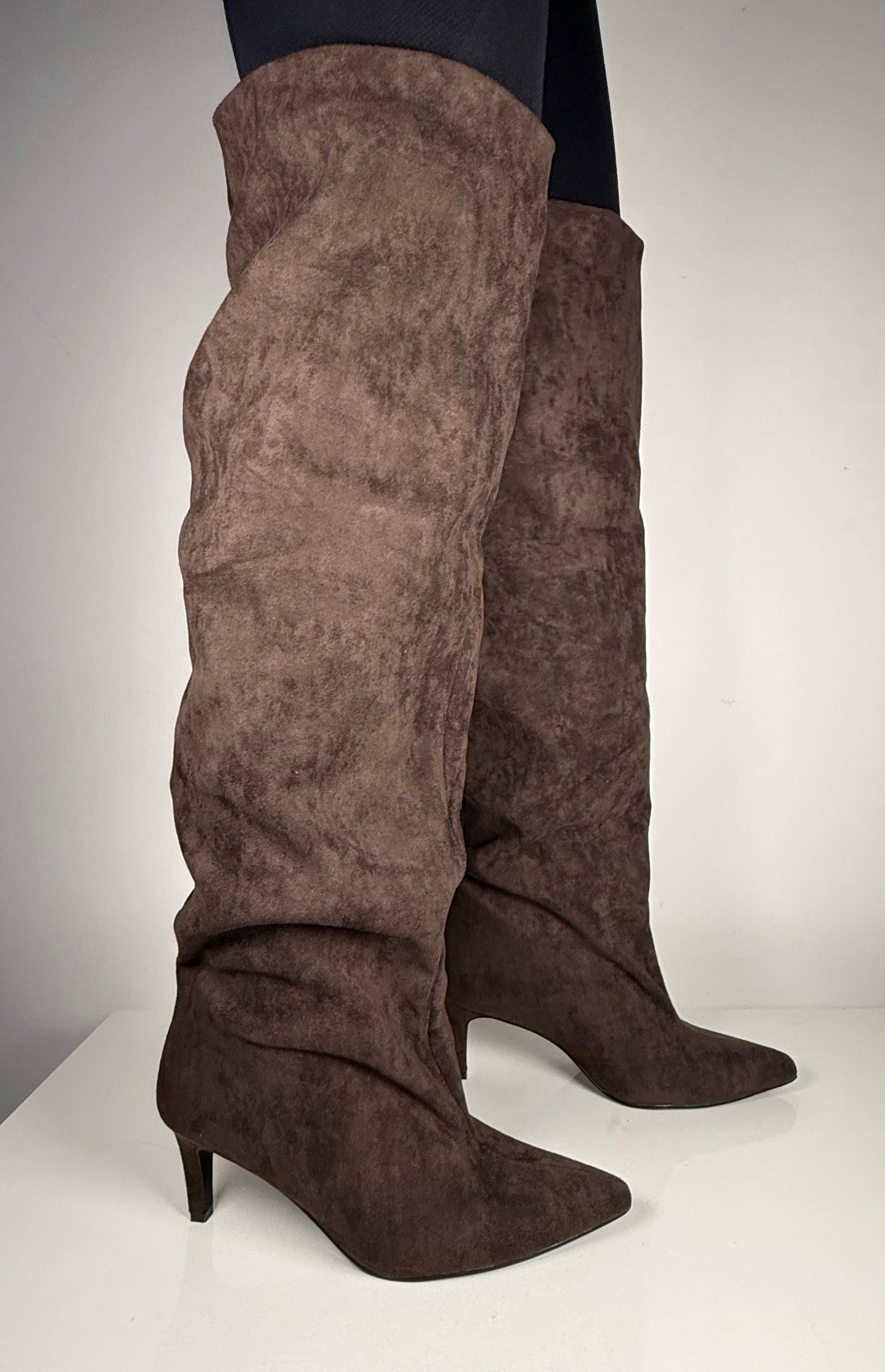 Stivali alti  in camoscio