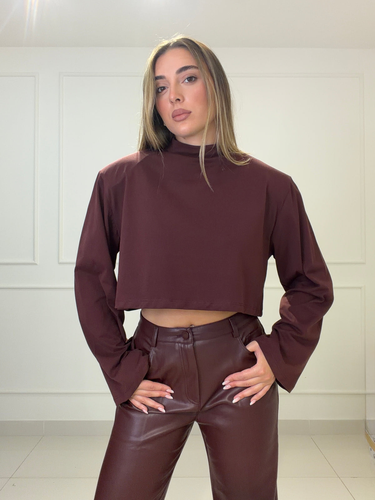 Longsleeve con spalline crop